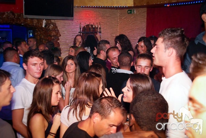 Sâmbătă distracţia continuă în Downtown, 