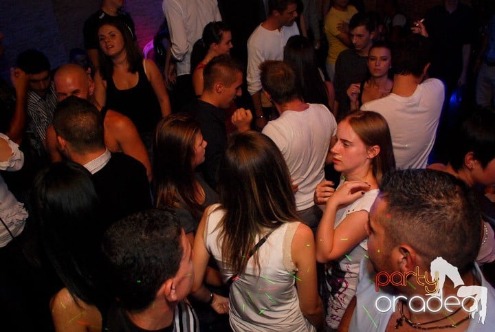 Sâmbătă distracţia continuă în Downtown, 