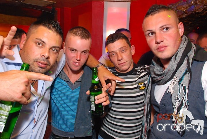 Sâmbătă distracţia continuă în Downtown, 