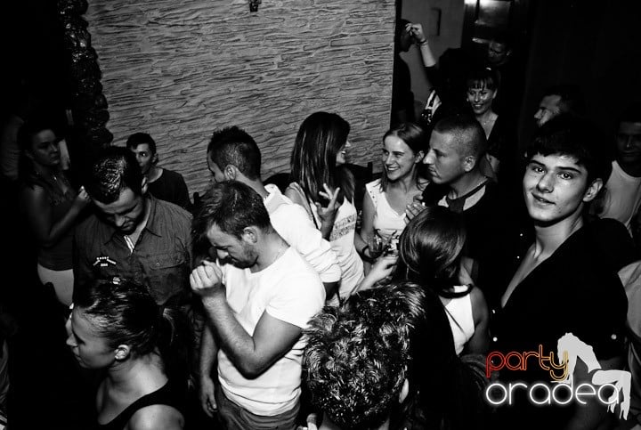 Sâmbătă distracţia continuă în Downtown, 