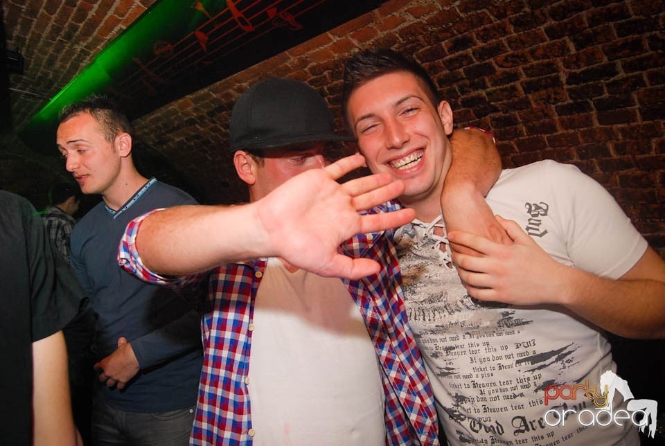 Sâmbătă e party în Club Escape, 