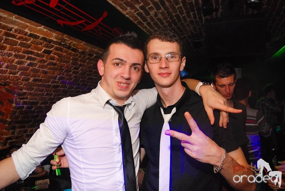 Sâmbătă e party în Club Escape, 