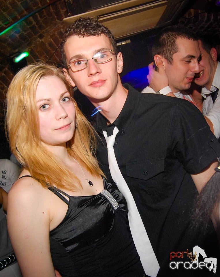 Sâmbătă e party în Club Escape, 