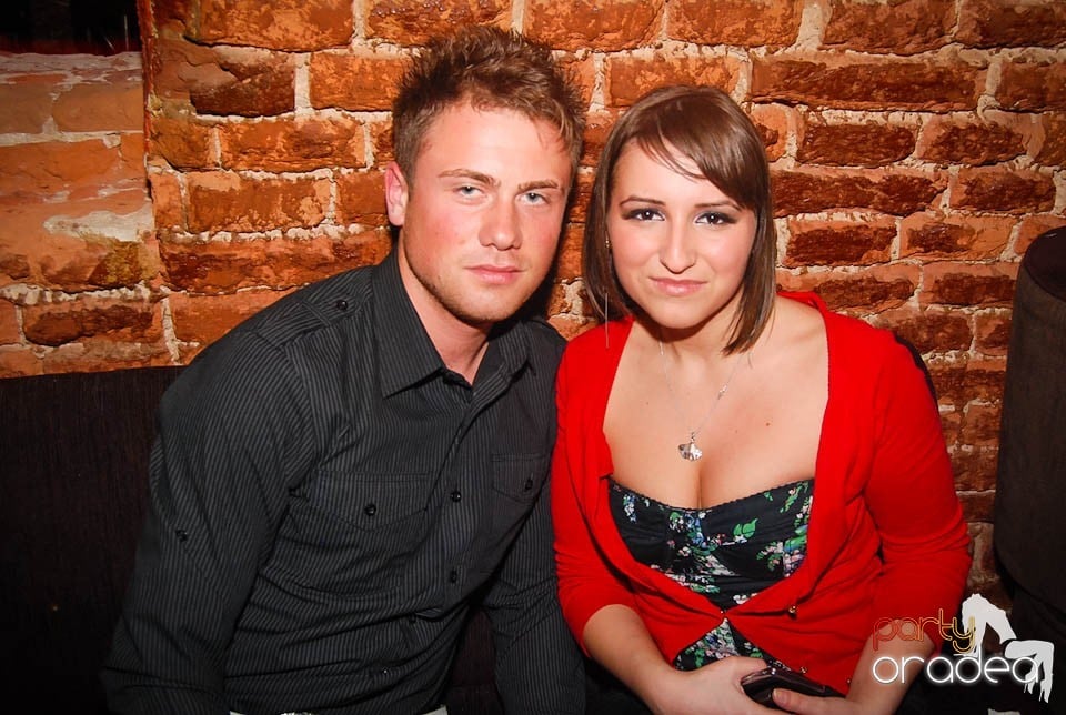 Sâmbătă e party în Club Escape, 