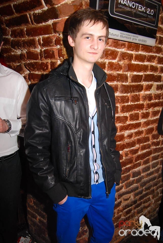 Sâmbătă e party în Club Escape, 