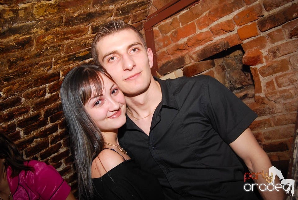 Sâmbătă e party în Club Escape, 