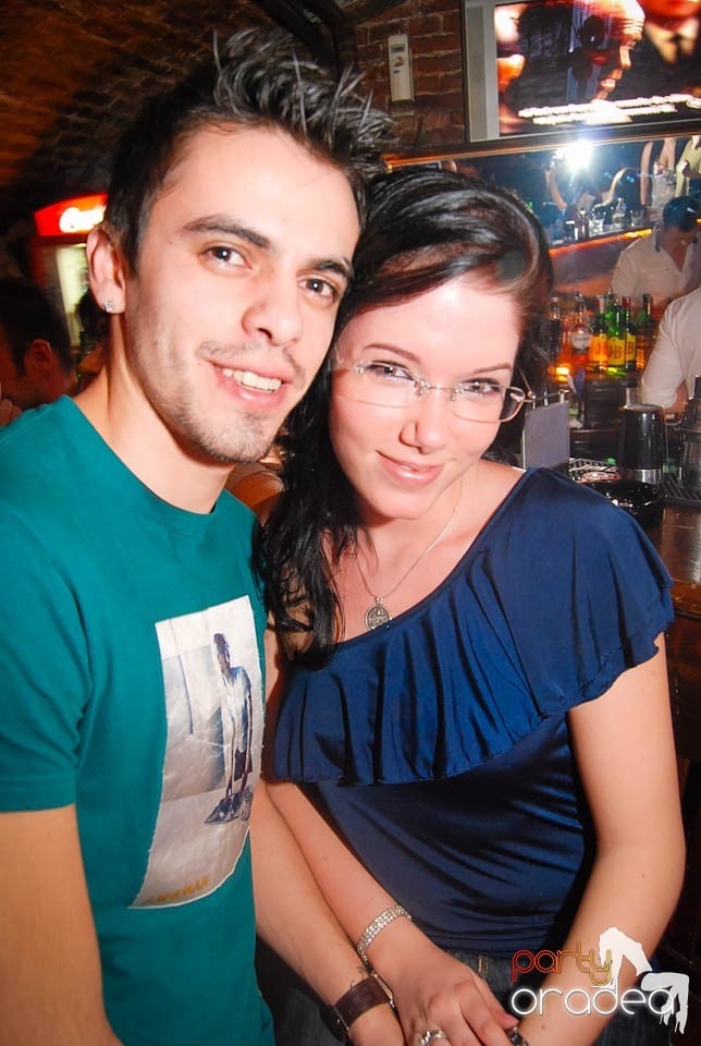 Sâmbătă e party în Club Escape, 