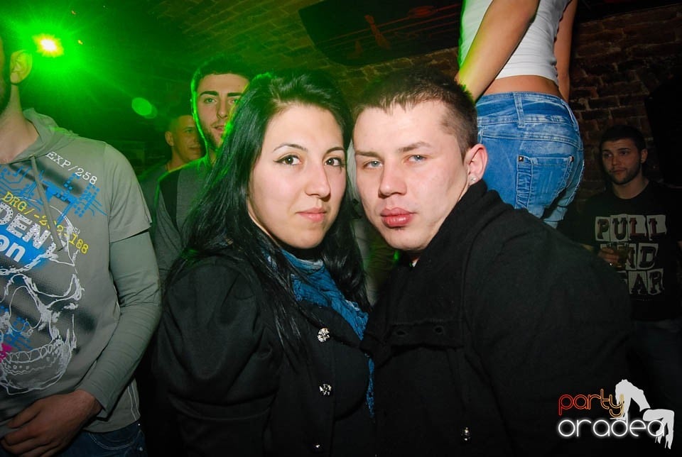 Sâmbătă e party în Club Escape, 