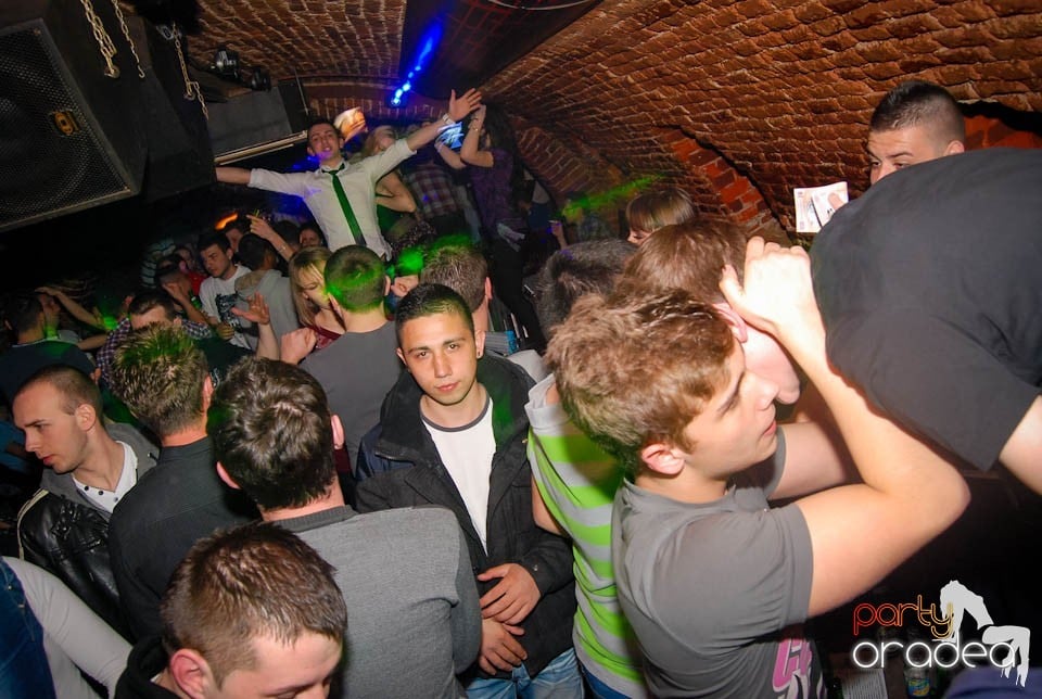 Sâmbătă e party în Club Escape, 