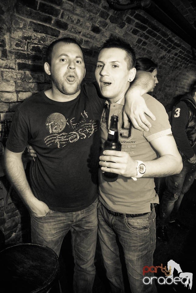 Sâmbătă e party în Club Escape, 