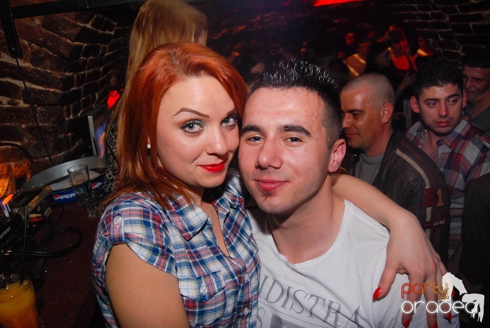Sâmbătă e party în Club Escape, 