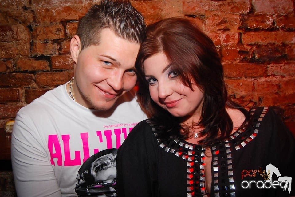 Sâmbătă e party în Club Escape, 