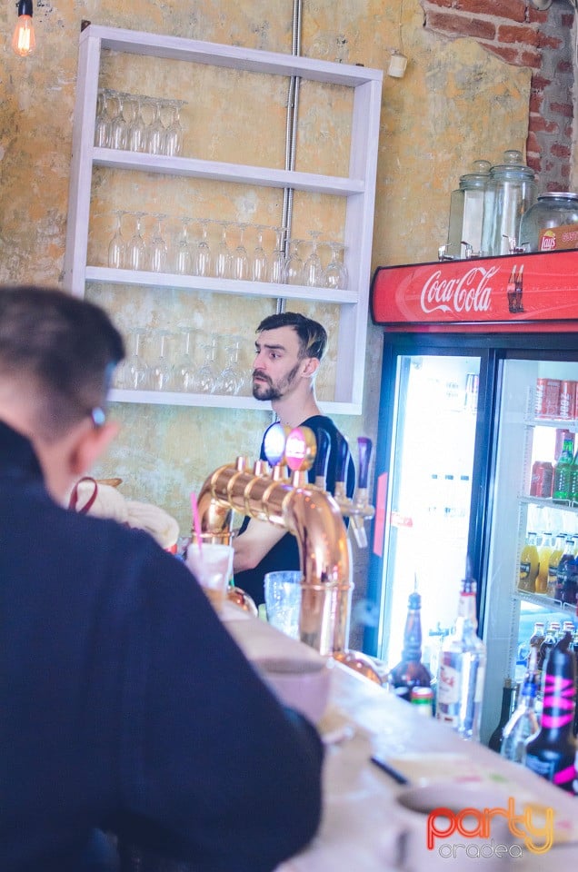 Sâmbătă în Bodega, Bodega