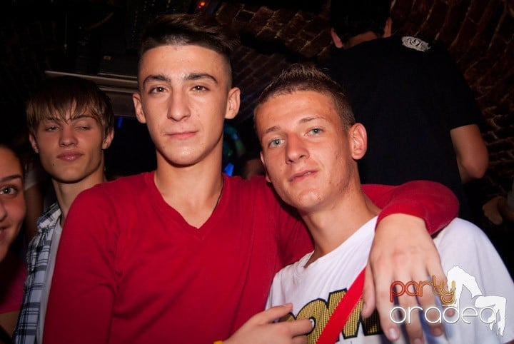 Sâmbătă în Escape, 