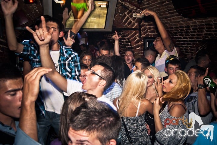 Sâmbătă în Escape, 