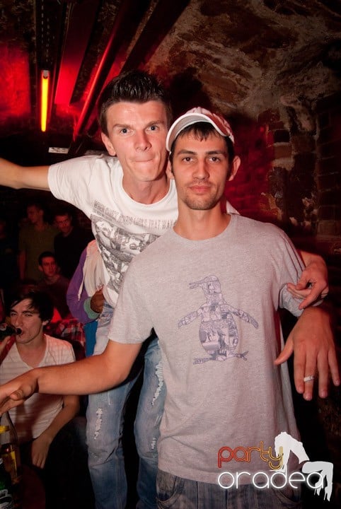 Sâmbătă în Escape, 