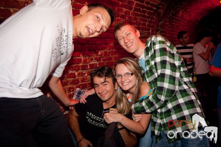 Sâmbătă în Escape, 