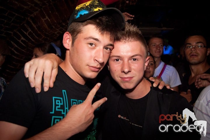 Sâmbătă în Escape, 