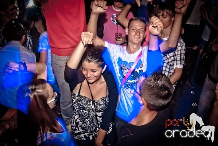 Sâmbătă în Escape, 