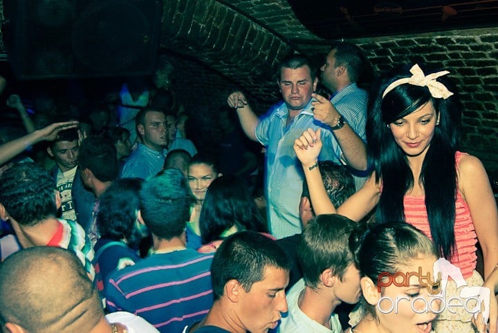 Sâmbătă în Escape, 