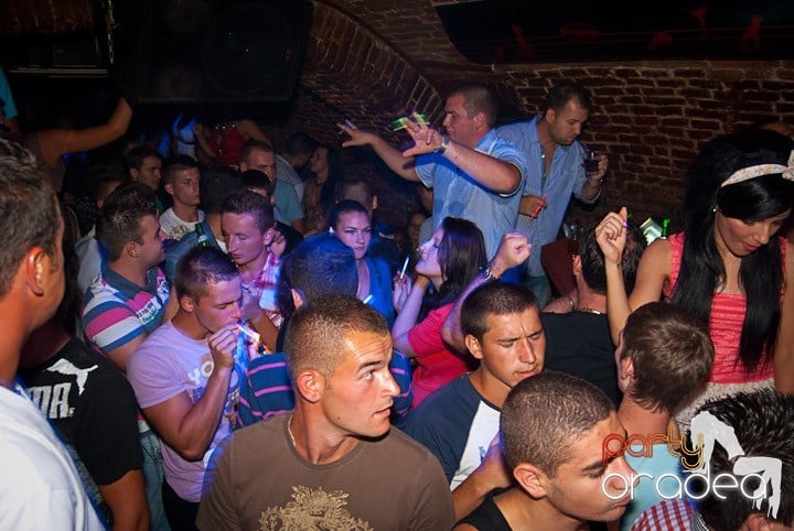 Sâmbătă în Escape, 