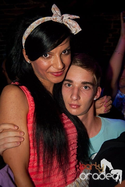 Sâmbătă în Escape, 