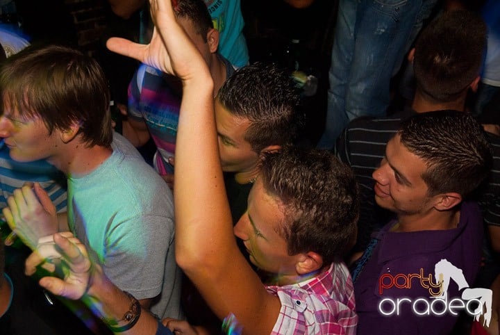 Sâmbătă în Escape, 