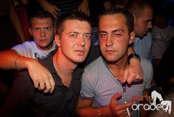 Sâmbătă în Escape, 