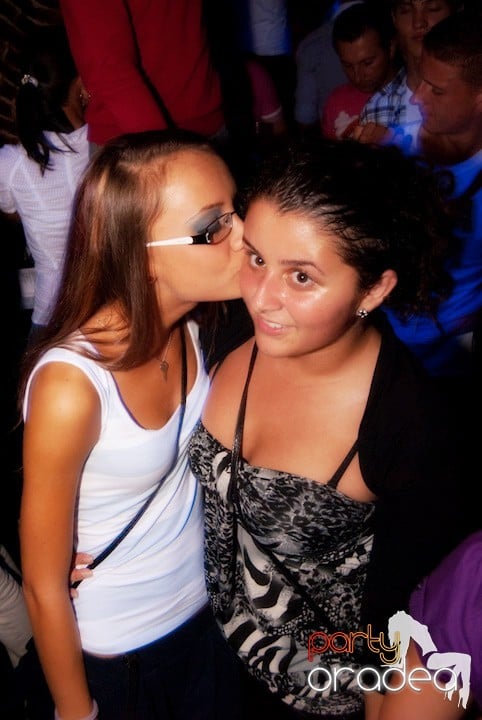 Sâmbătă în Escape, 