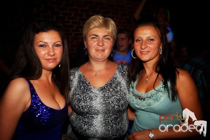 Sâmbătă în Escape, 