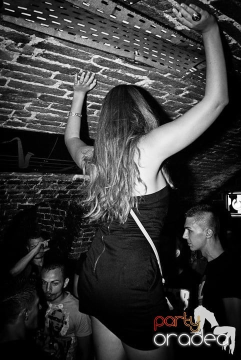 Sâmbătă în Escape, 