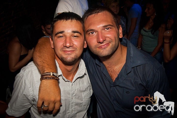 Sâmbătă în Escape, 