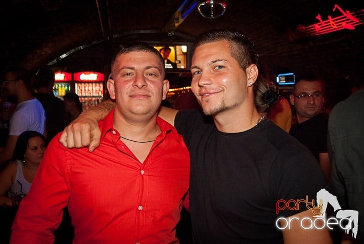 Sâmbătă în Escape, 