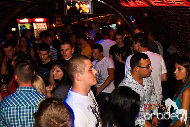 Sâmbătă în Escape, 