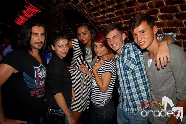 Sâmbătă în Escape, 