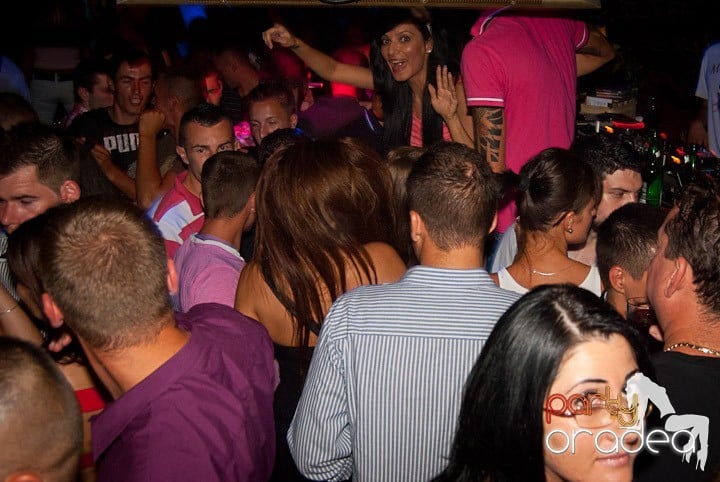 Sâmbătă în Escape, 