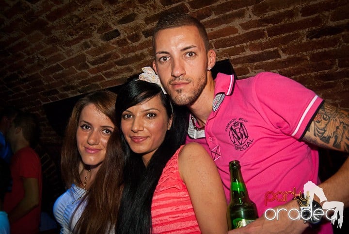 Sâmbătă în Escape, 