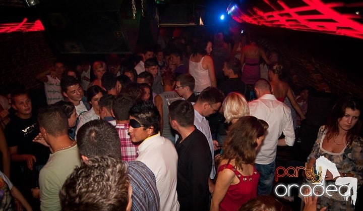 Sâmbătă în Escape, 