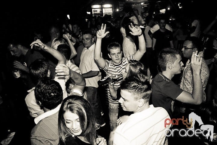 Sâmbătă în Escape, 