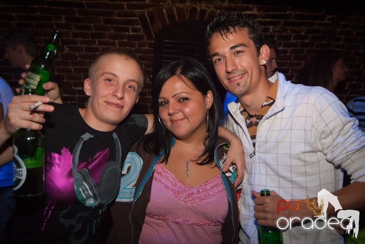 Sâmbătă în Escape, 