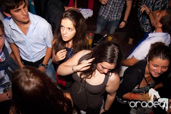 Sâmbătă în Escape, 