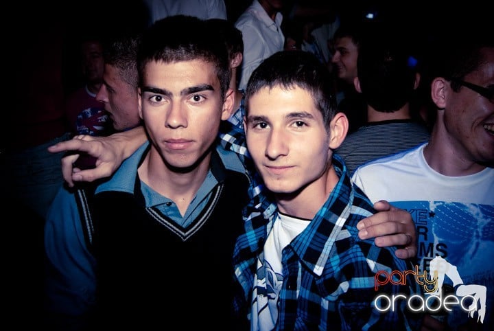 Sâmbătă în Escape, 