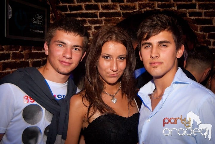 Sâmbătă în Escape, 