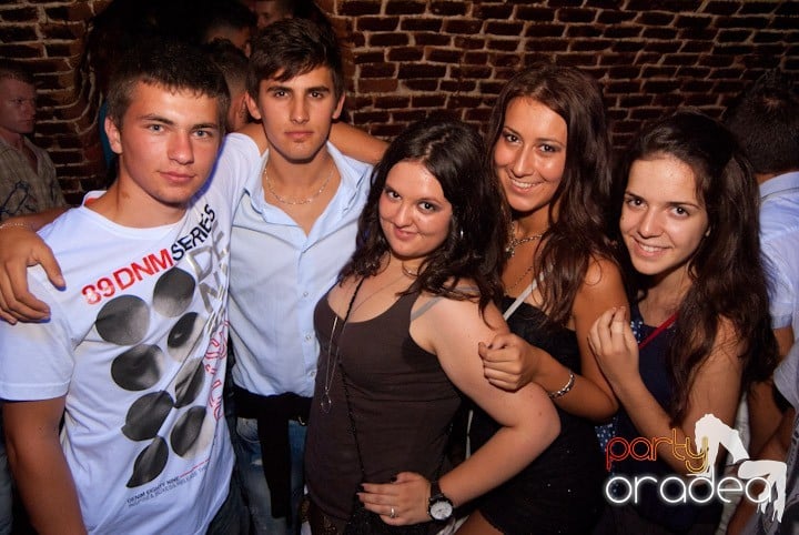 Sâmbătă în Escape, 