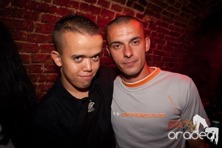 Sâmbătă în Escape, 