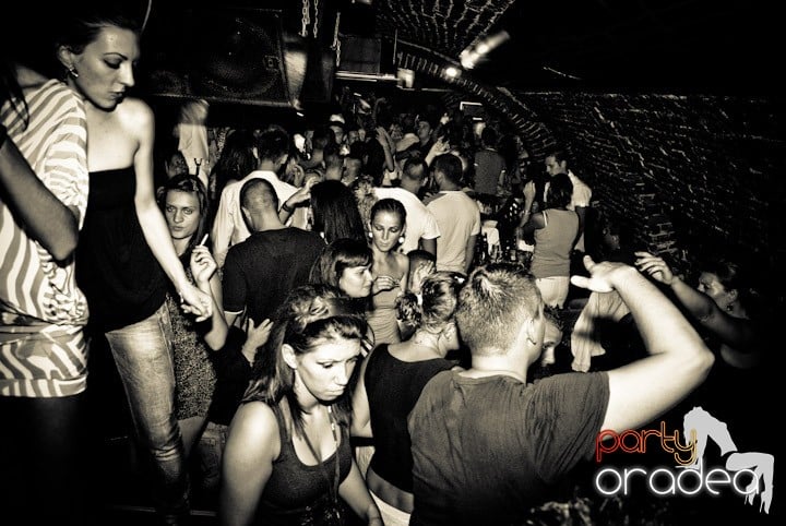 Sâmbătă în Escape, 