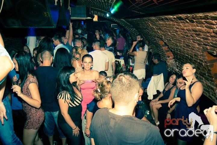 Sâmbătă în Escape, 