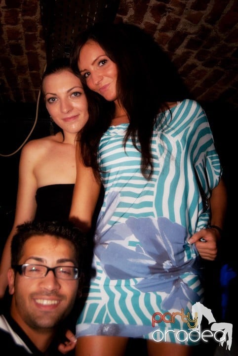 Sâmbătă în Escape, 