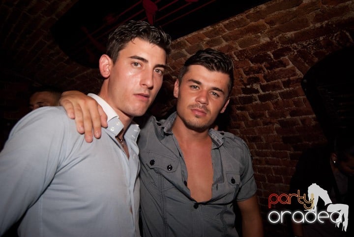 Sâmbătă în Escape, 