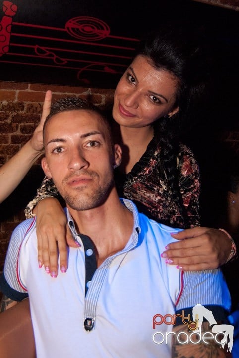 Sâmbătă în Escape, 